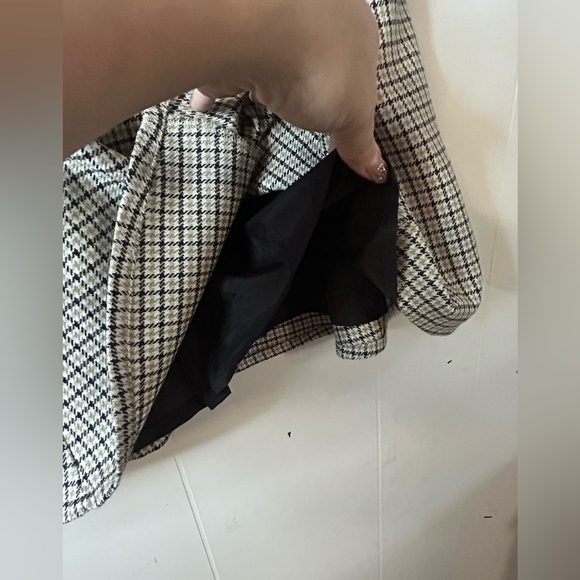 Mexx, size 8, tan/cream/brown plaid wool flared skirt, pleated, size zipper - Picture 8 of 10